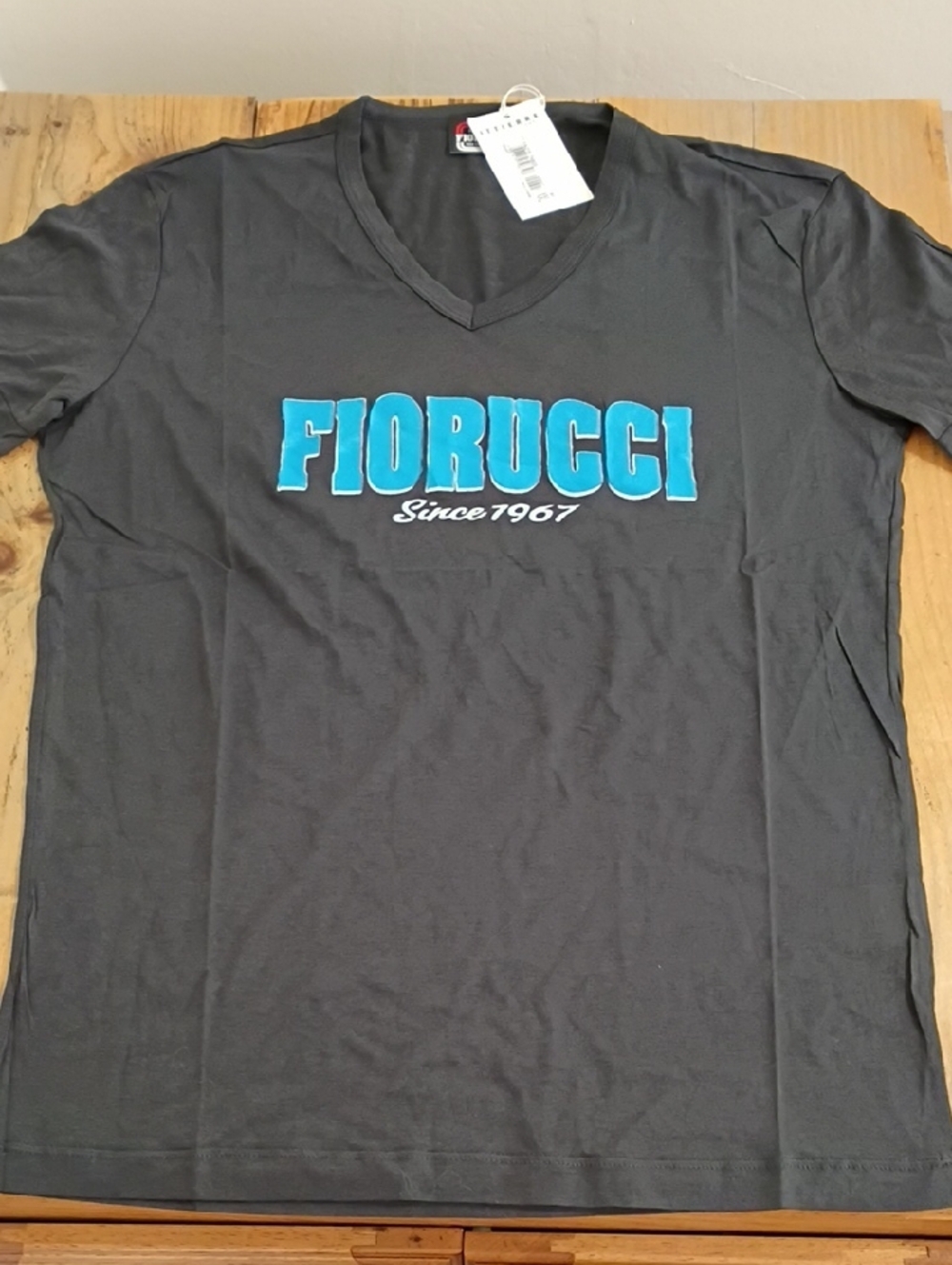 Fiorucci Spellout Gray V-neck Short Sleeve T-Shirt Made in Italy NWT Size M